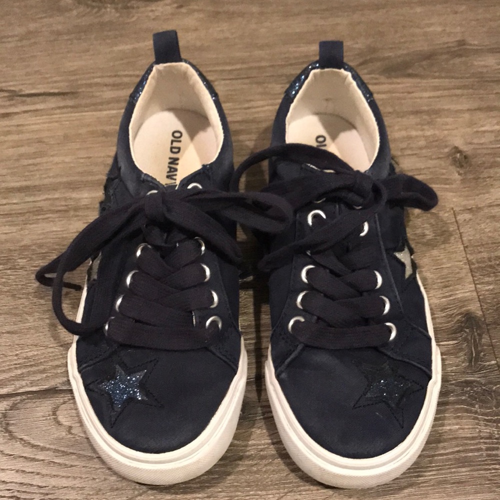 Girls tennis shoes